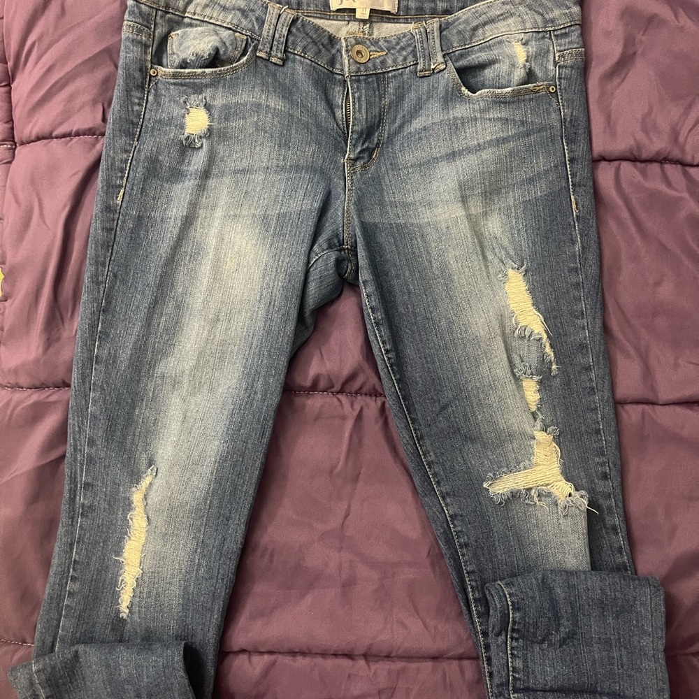 Woman’s Jolt ripped jeans size 11